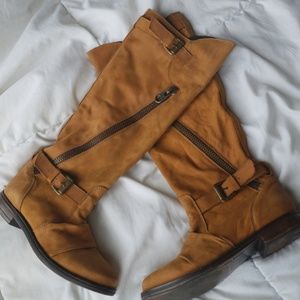 Steve Madden ♥️ Host Pick♥️Tall brown boot